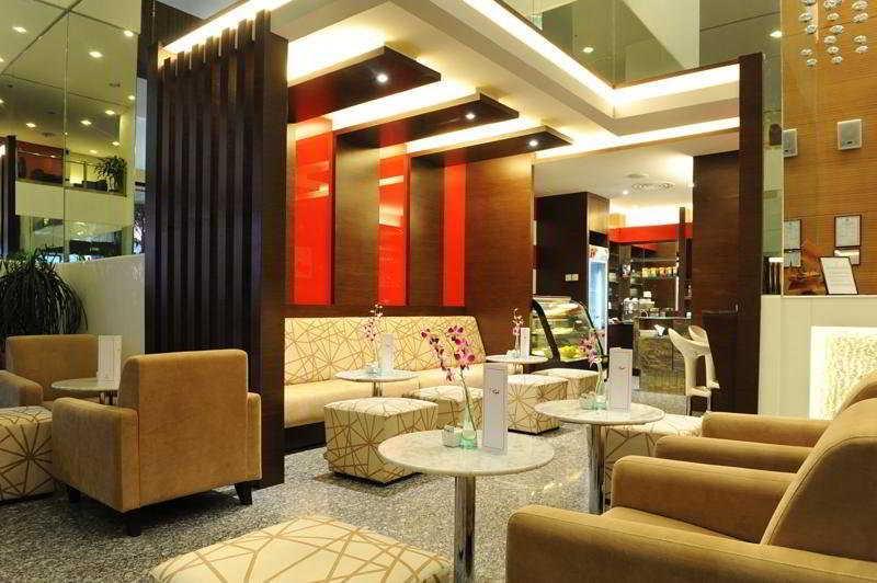 Grand Borneo Hotel Kota Kinabalu Esterno foto