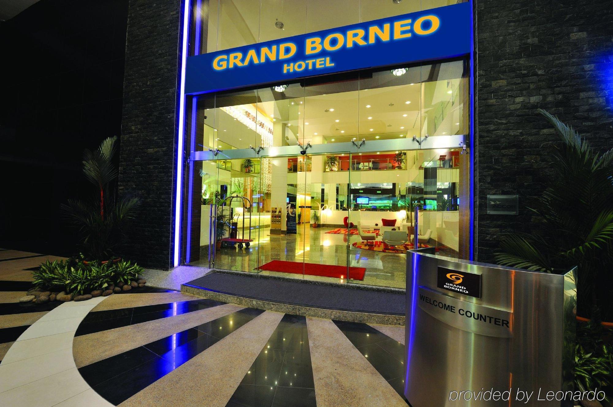 Grand Borneo Hotel Kota Kinabalu Esterno foto