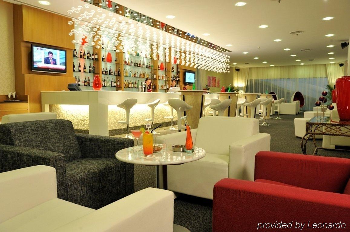 Grand Borneo Hotel Kota Kinabalu Esterno foto