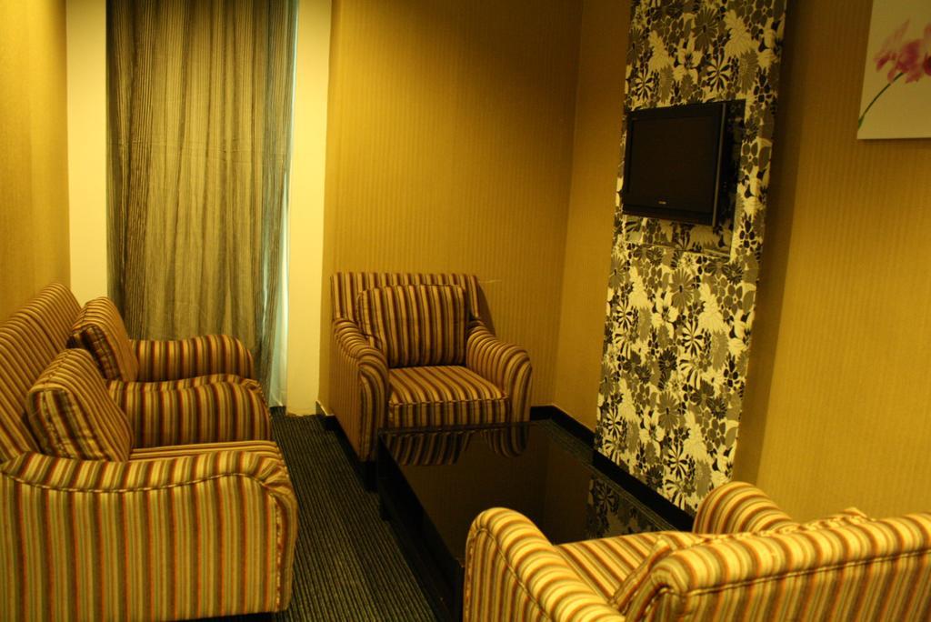 Grand Borneo Hotel Kota Kinabalu Esterno foto