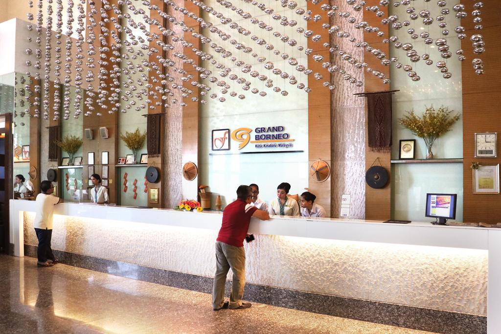 Grand Borneo Hotel Kota Kinabalu Esterno foto
