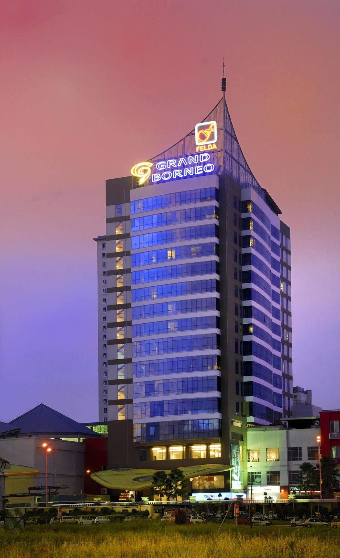 Grand Borneo Hotel Kota Kinabalu Esterno foto